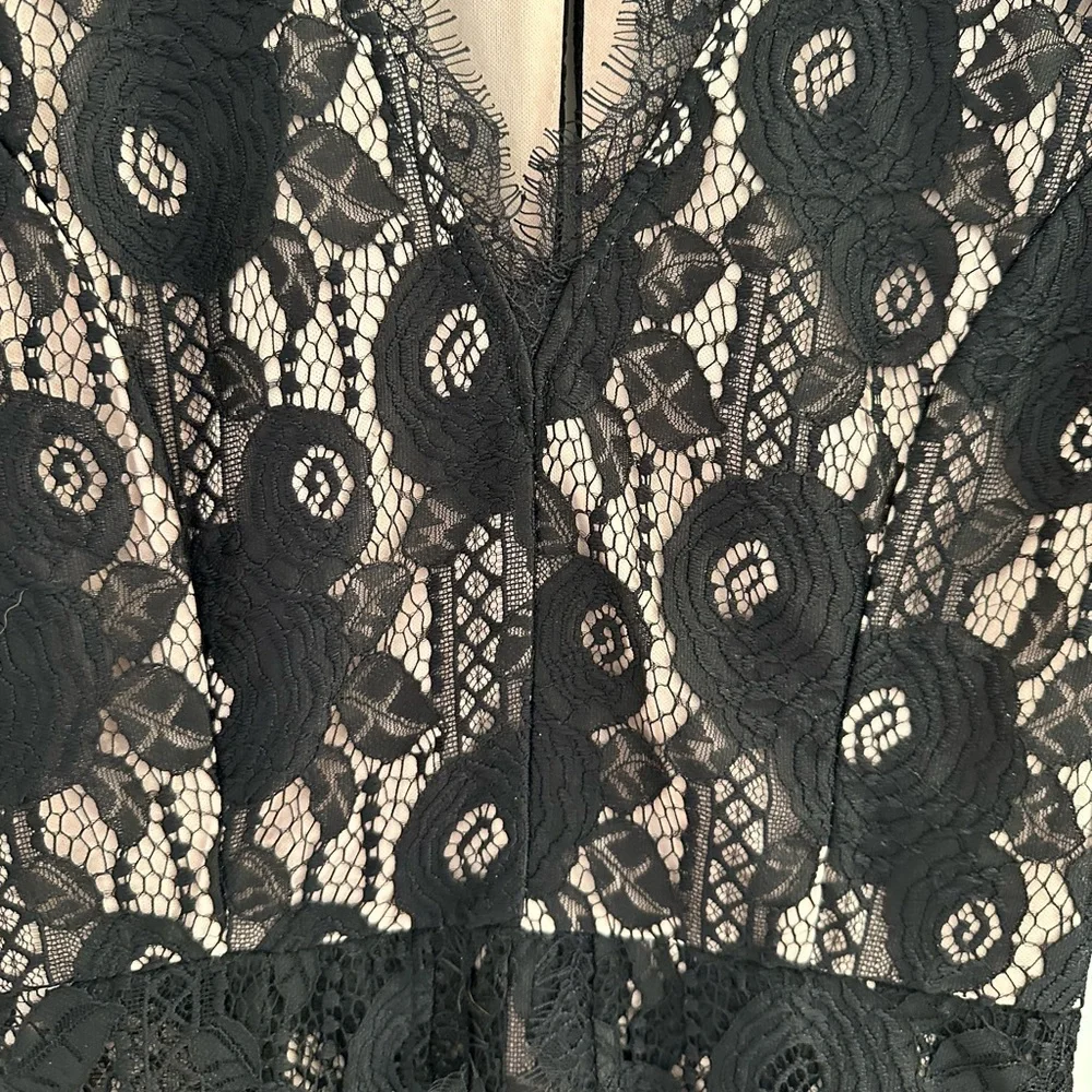 Francesca’s Black Lace Long Sleeve Romper - Size XS - Picture 4 of 5
